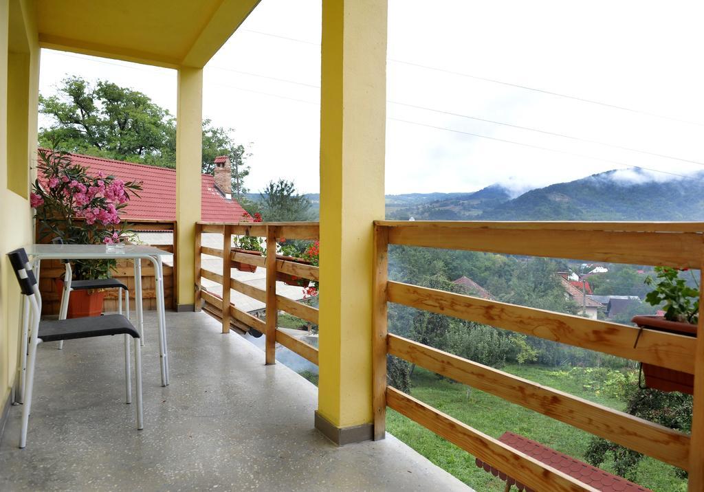 Pensiunea Tiuta Hotel Corbeni Bagian luar foto